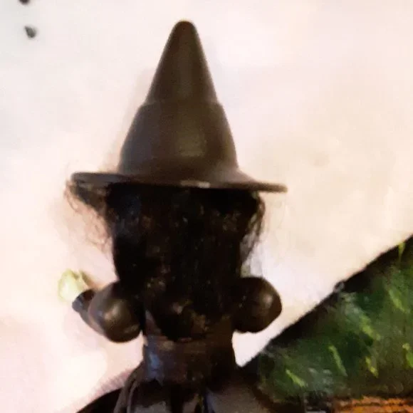 COPY - Wizard of Oz Madame Alexander McDonalds Wicked Witch West Pre-Owned - Picture 9 of 13